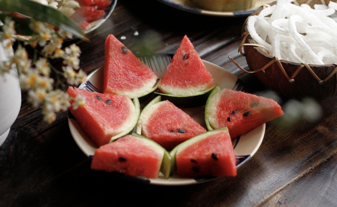 Chuyên gia khuyến cáo nên cho dưa đã cắt vào tủ lạnh ngay lập tức. Ảnh: Bùi Thủy