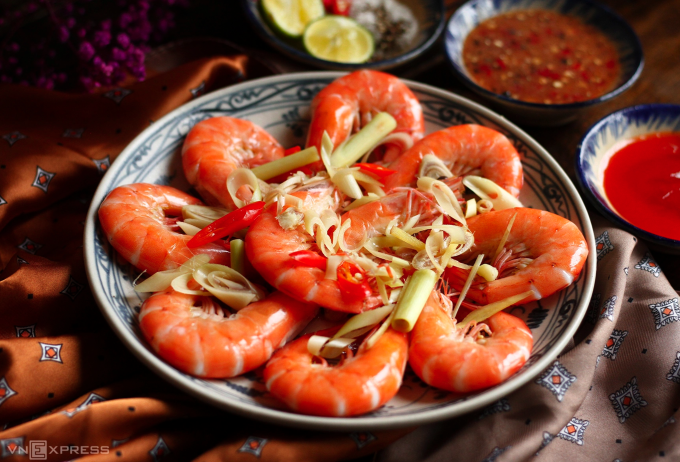 Thói quen ăn uống mỗi ngày ảnh hưởng đến cân nặng. Ảnh: Bùi Thủy