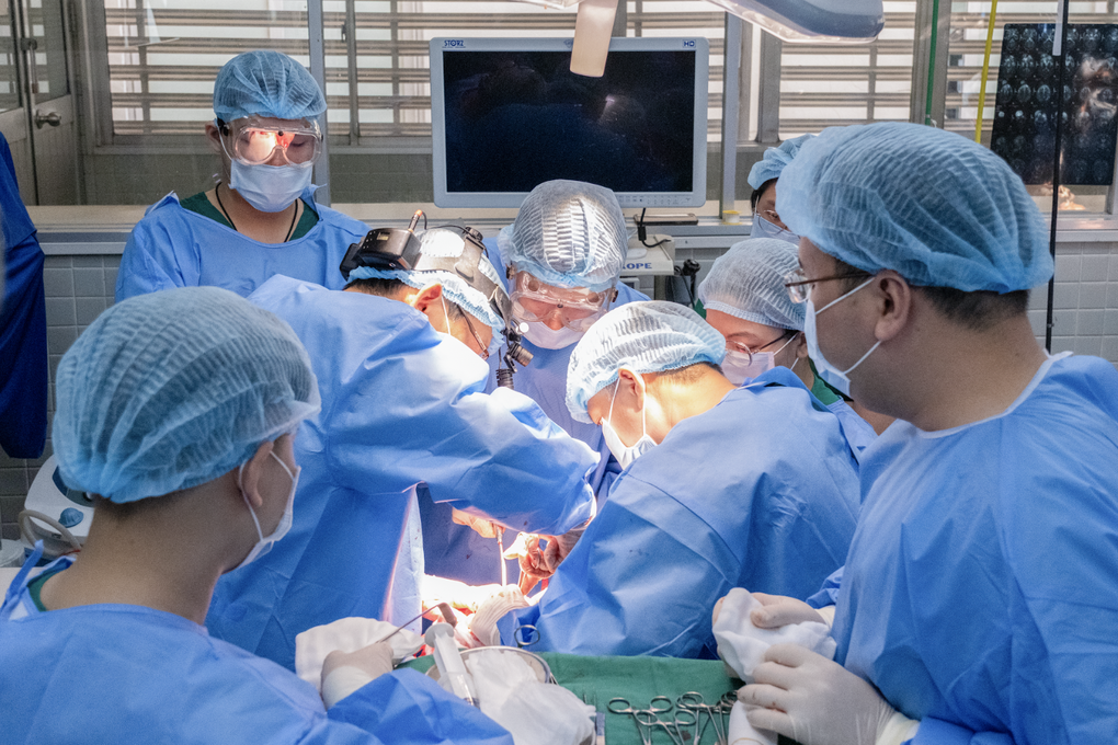 8 khoa vào cuộc, làm nên ca mổ chưa có tiền lệ ở Bệnh viện Chợ Rẫy - 2