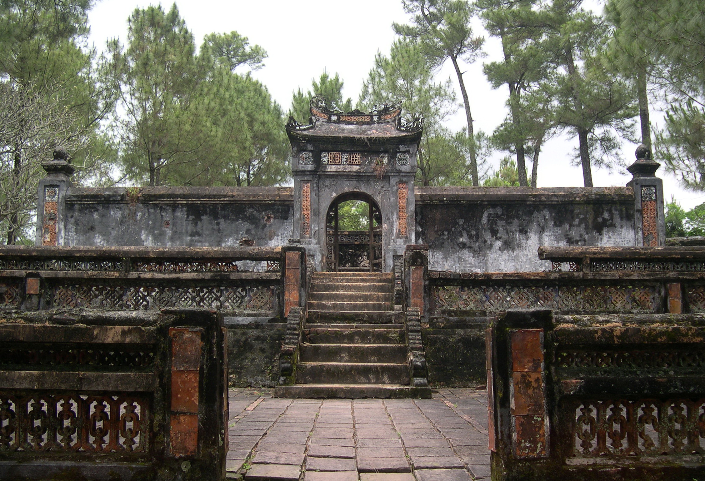 Triều Nguyễn một góc nhìn khác: 8 tháng 'bị làm vua' của Nguyễn Phúc Ưng Đăng- Ảnh 1. Triều Nguyễn một góc nhìn khác: 8 tháng 'bị làm vua' của Nguyễn Phúc Ưng Đăng- Ảnh 1.