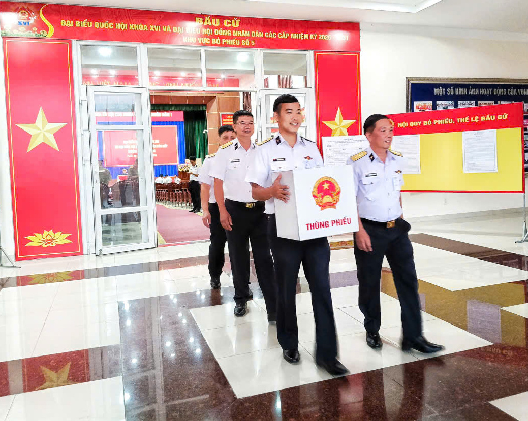 Bầu cử Quốc hội 2026: Ai được tham gia chứng kiến khâu kiểm phiếu? - Ảnh 2. Bầu cử Quốc hội 2026: Ai được tham gia chứng kiến khâu kiểm phiếu? - Ảnh 2.