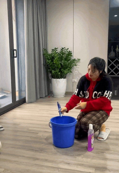 Am anh voi mua nom keo dai chi em ri