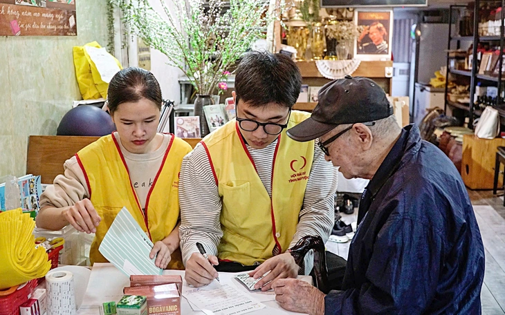 Ăn cơm miễn phí giữa vườn cây trong bệnh viện - Ảnh 4.