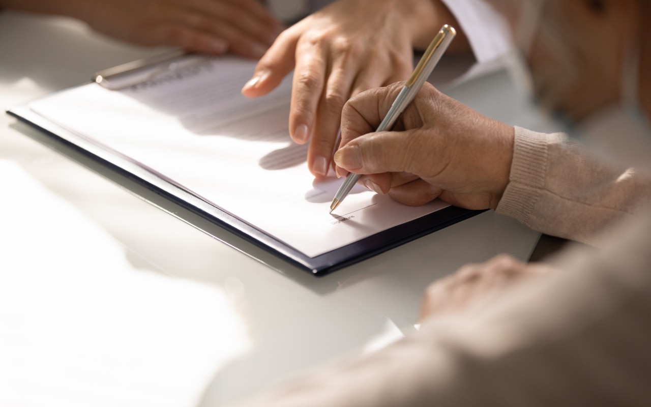 Người đàn ông chi 110 triệu đồng mua bảo hiểm, 5 năm sau muốn rút thì được thông báo: Anh chỉ được hoàn trả 38 triệu đồng- Ảnh 1.