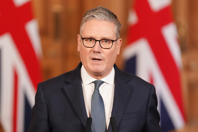 Thủ tướng Anh Keir Starmer phát biểu tại Phố Downing, London ngày 28/2. Ảnh: AFP