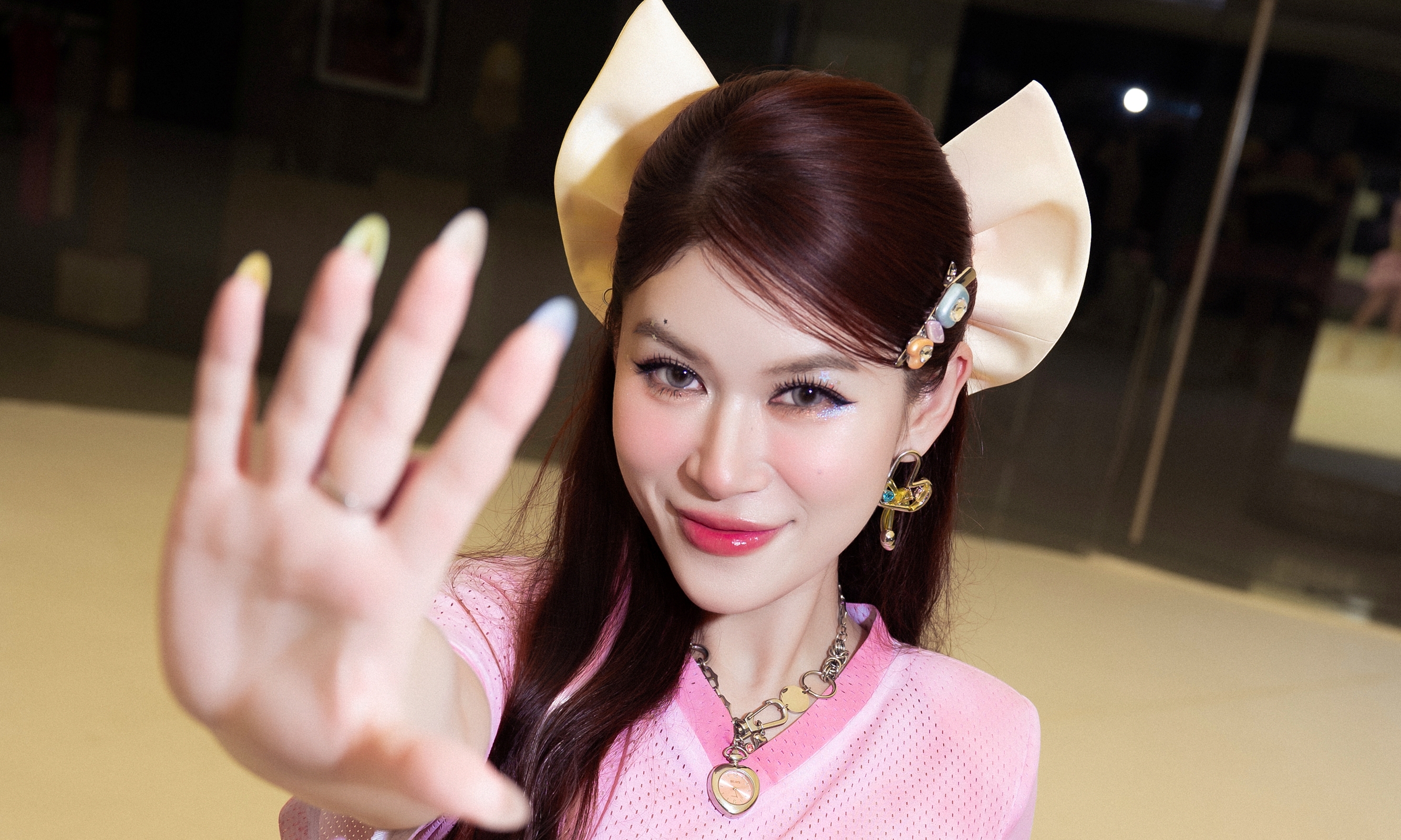 MV 'Tiếp nhiên liệu' của Ngọc Thanh Tâm