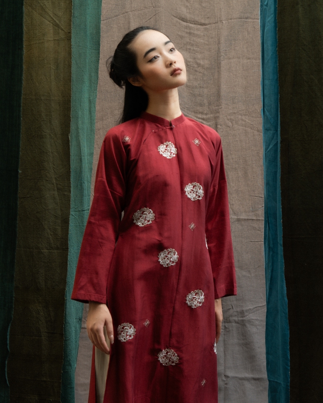 Áo dài 2026, giữ hồn Việt trên nền lụa xưa- Ảnh 1. Áo dài 2026, giữ hồn Việt trên nền lụa xưa- Ảnh 1.