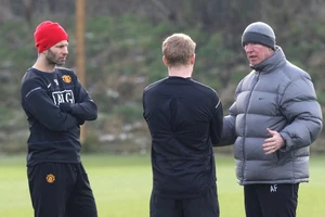 Siêu sao của MU bị trừng phạt vì phản pháo Sir Alex Ferguson