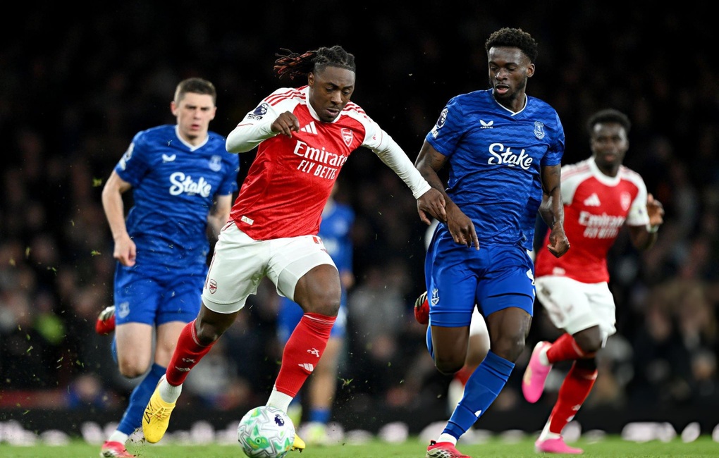 Arsenal thắng nghẹt thở Everton, tiến gần ngôi vô địch Ngoại hạng Anh - 1