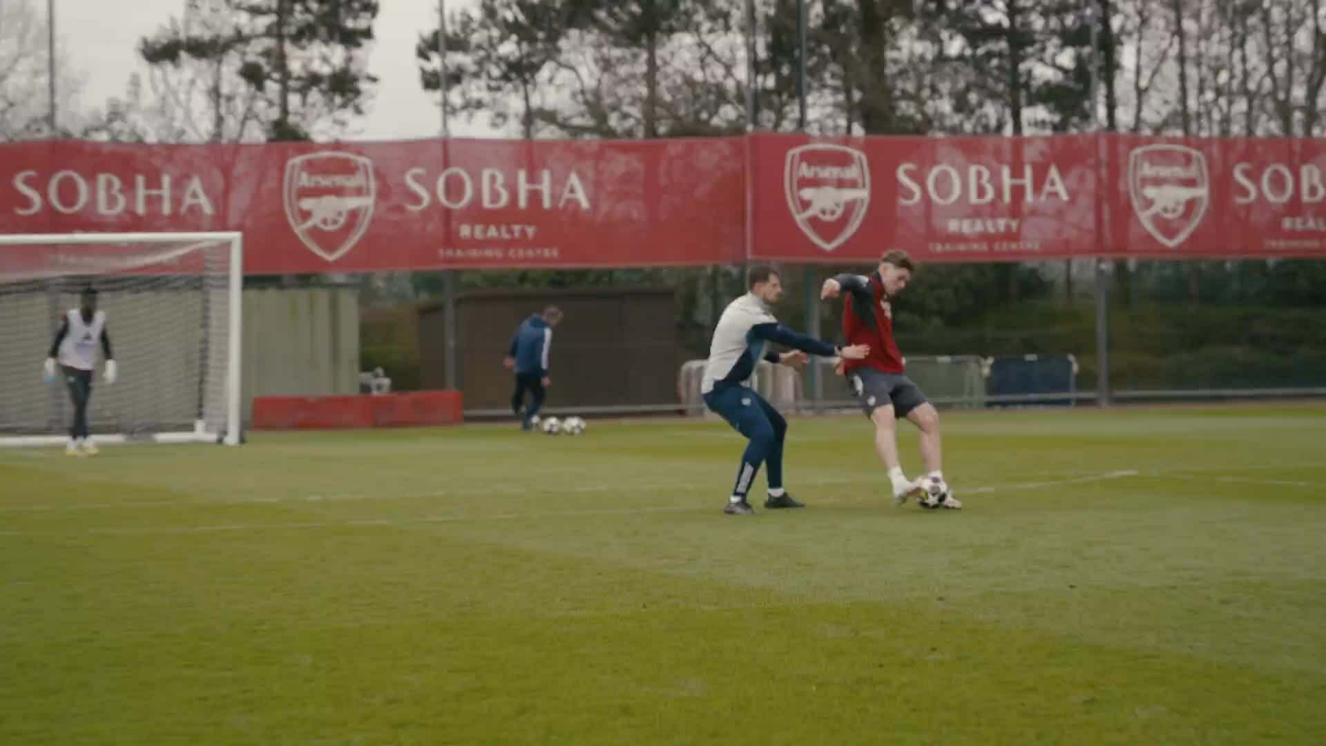 Arsenal tập luyện trước vòng 1/8 Champions League