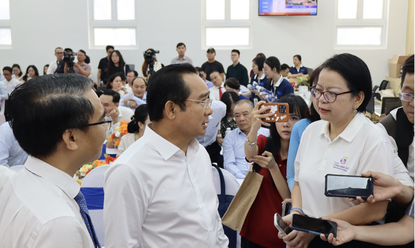 Bà Võ Thị Trung Trinh cam kết thúc đẩy chuyển đổi số để phục vụ người dân tốt hơn - Ảnh 2.