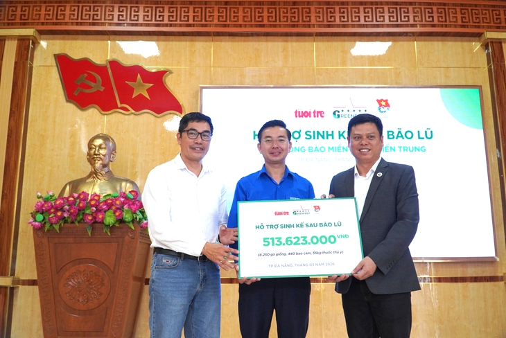 Bà con Đà Nẵng vỡ òa khi được trao hơn 8.000 con gà giống khôi phục sinh kế - Ảnh 2.