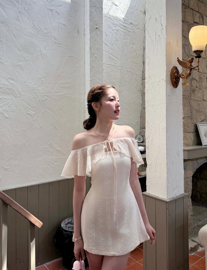 Mỹ nữ đi giày bệt khiến cả cõi mạng ồn ào: Bạn gái 