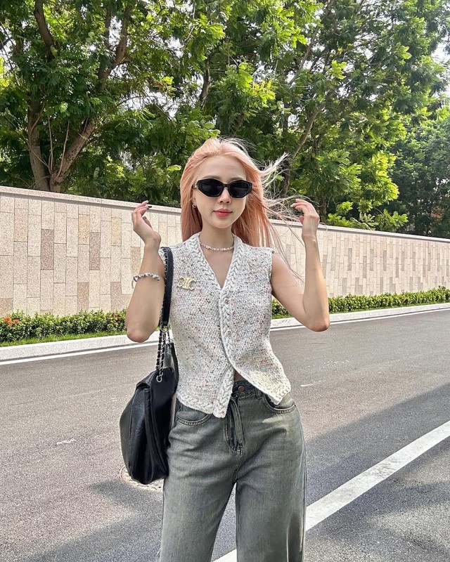 Bản phối đơn giản bỗng hóa ấn tượng nhờ chiếc áo gile- Ảnh 1.