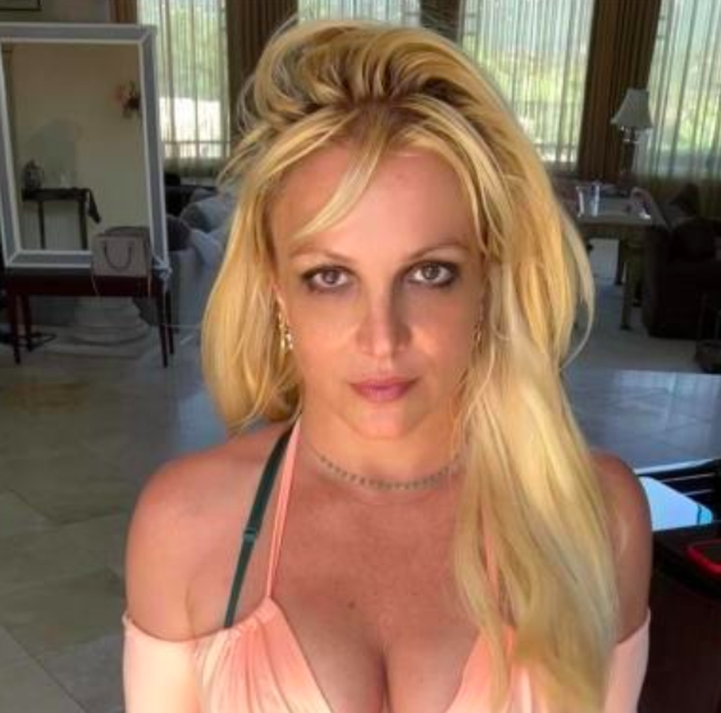 Bạn thân tiết lộ tình trạng hiện tại của Britney Spears - 1