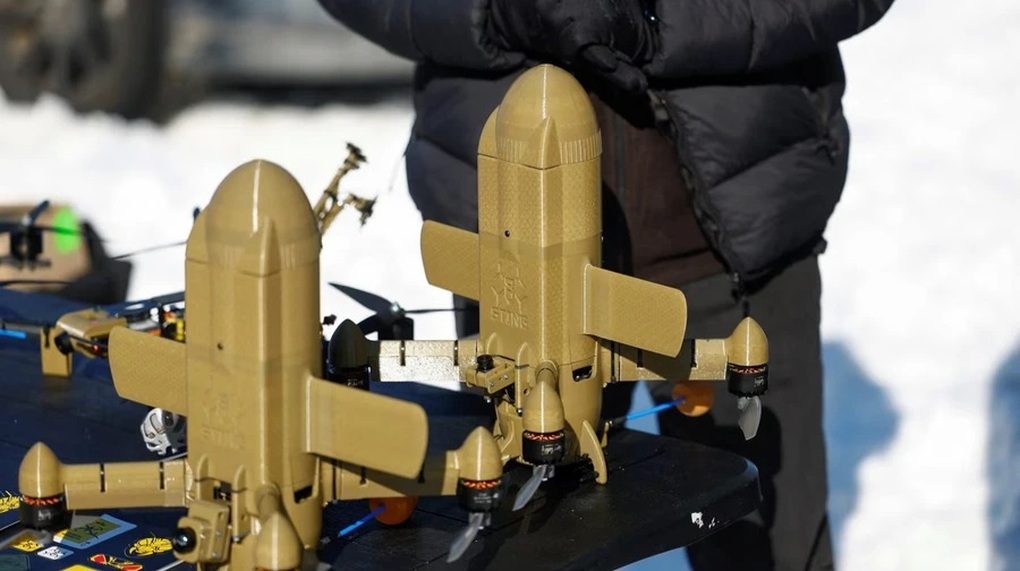 Báo Anh: Mỹ tính mua UAV đánh chặn của Ukraine đối phó hỏa lực Iran - 1