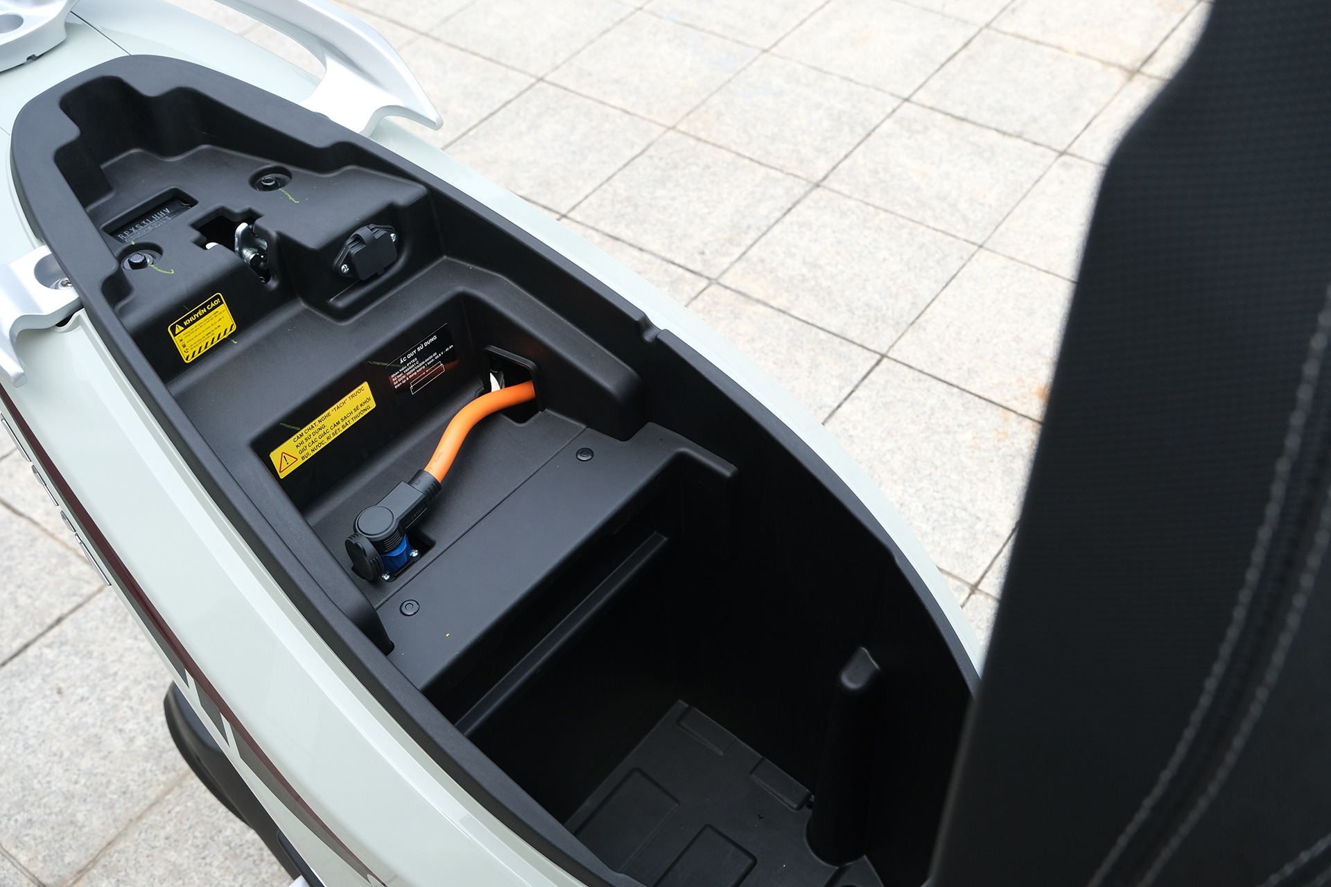 đổi pin - Ảnh 2.