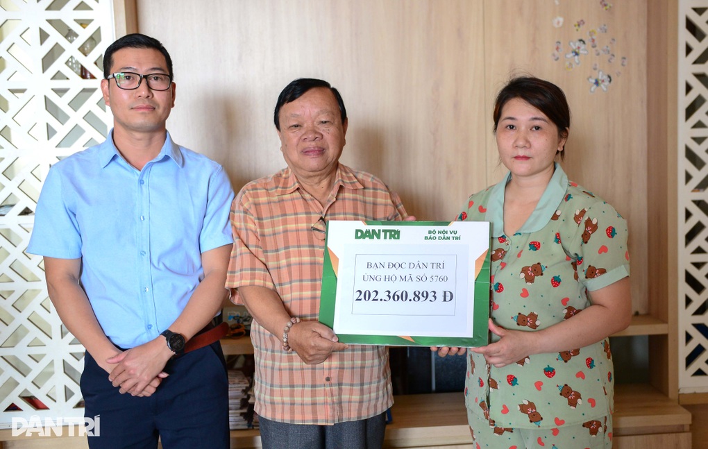 Bé trai bị ung thư ở Lâm Đồng được hỗ trợ hơn 325 triệu đồng - 1