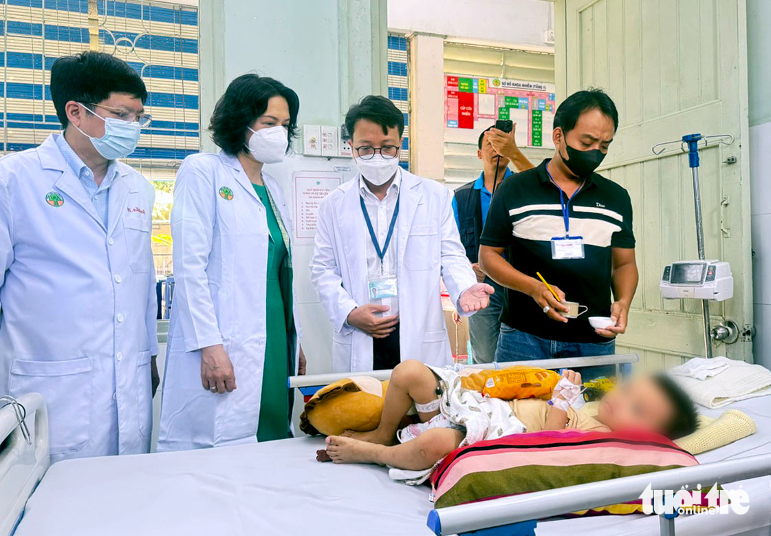 Bệnh tay chân miệng ở miền Nam diễn biến phức tạp, Bộ Y tế kiểm tra công tác phòng chống dịch 1 Bệnh tay chân miệng ở miền Nam diễn biến phức tạp, Bộ Y tế kiểm tra công tác phòng chống dịch - Ảnh 1.