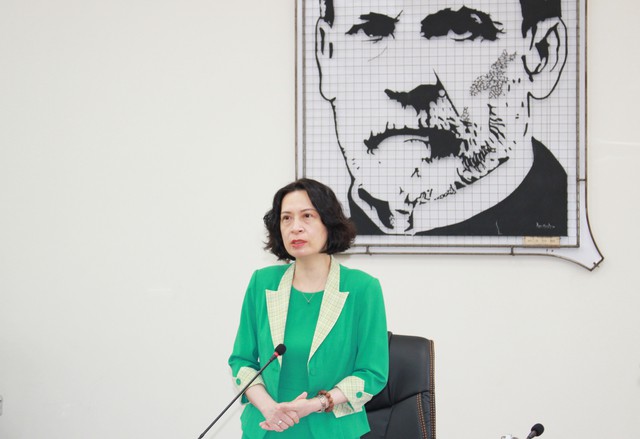 Bệnh tay chân miệng ở phía Nam vào chu kỳ tăng: EV71 chiếm ưu thế, cảnh báo nguy cơ ca nặng gia tăng 1 Thứ trưởng Bộ Y tế Nguyễn Thị Liên Hương phát biểu tại buổi làm việc.