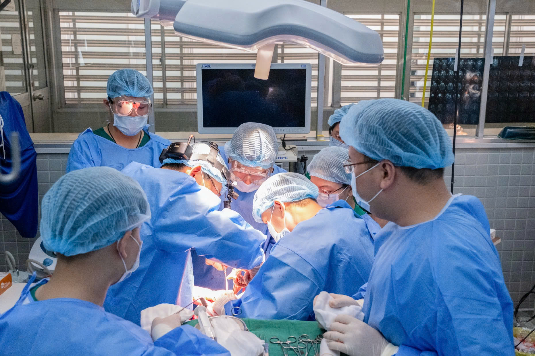 Lần đầu tiên Bệnh viện Chợ Rẫy đại phẫu '10 tiếng' cứu bệnh nhân ung thư khó  - Ảnh 1.