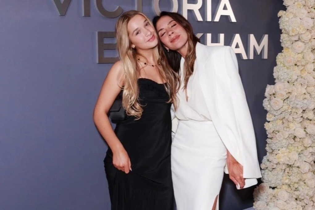 Bị con trai cả từ mặt, vợ chồng Beckham dồn lực hậu thuẫn “cô út” xinh đẹp - 1