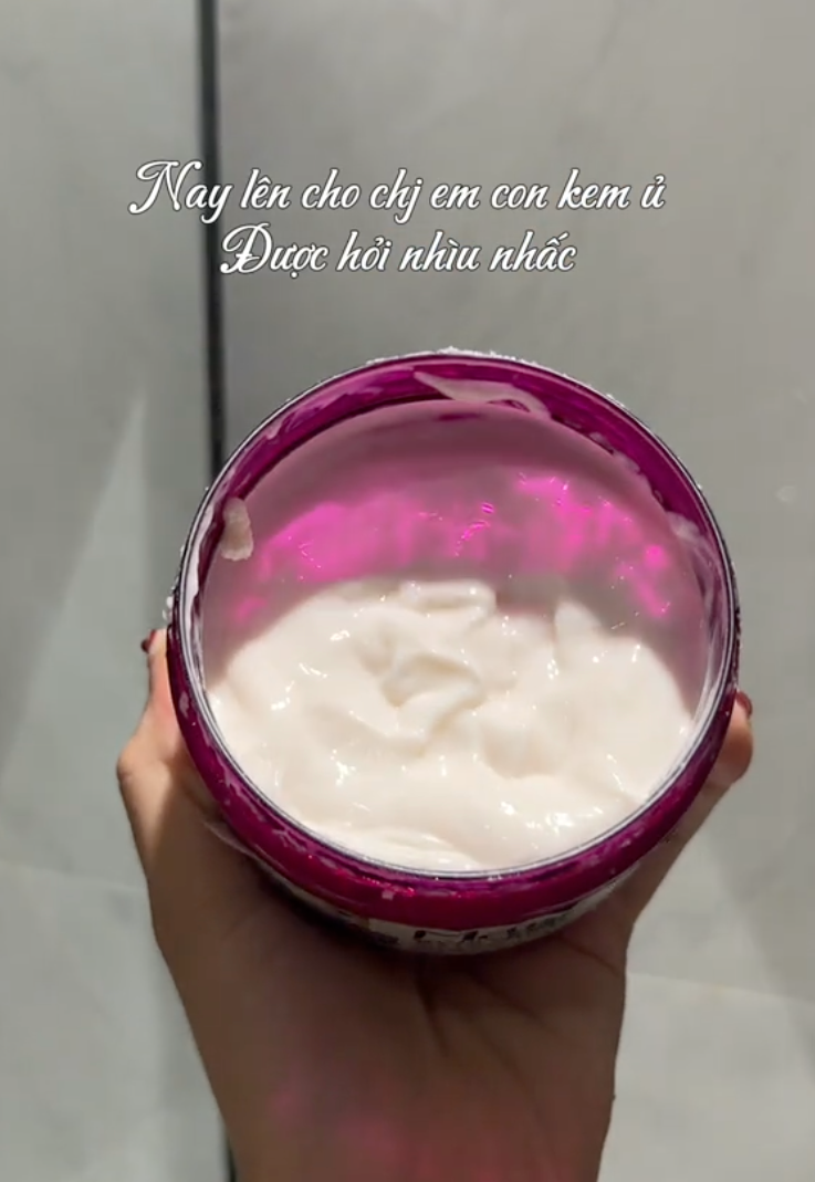 Cô nàng này khoe mái tóc đen bóng và tua tủa tóc con: Bí mật nằm ở bước ủ với lọ dầu dưỡng giá hơn 100k- Ảnh 4.