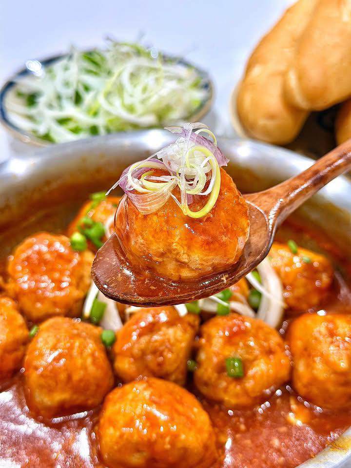 Bí quyết làm xíu mại tôm thịt bọc trứng cút không khô, mềm thơm, béo bùi, ăn hoài không ngán - 1