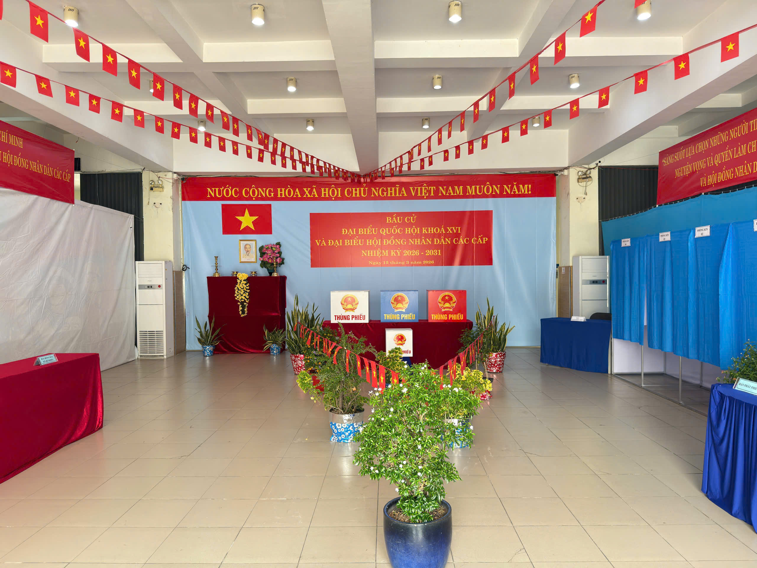 Bí thư Thành ủy TPHCM chỉ đạo tổ chức cuộc bầu cử bảo đảm dân chủ, bình đẳng - Ảnh 2.