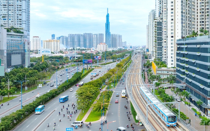 Bí thư Trần Lưu Quang làm trưởng ban chỉ đạo nghiên cứu đề xuất xây dựng Luật đô thị đặc biệt - Ảnh 2.