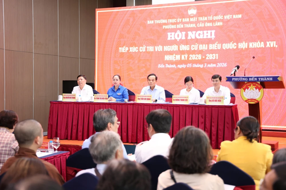 Bí thư Trần Lưu Quang: Sẽ khảo sát, tính phương án giải quyết việc đầu tư, chỉnh trang khu Mả Lạng, chợ Gà Gạo-tiep-xuc-cu-tri-khu-ma-lang.jpg