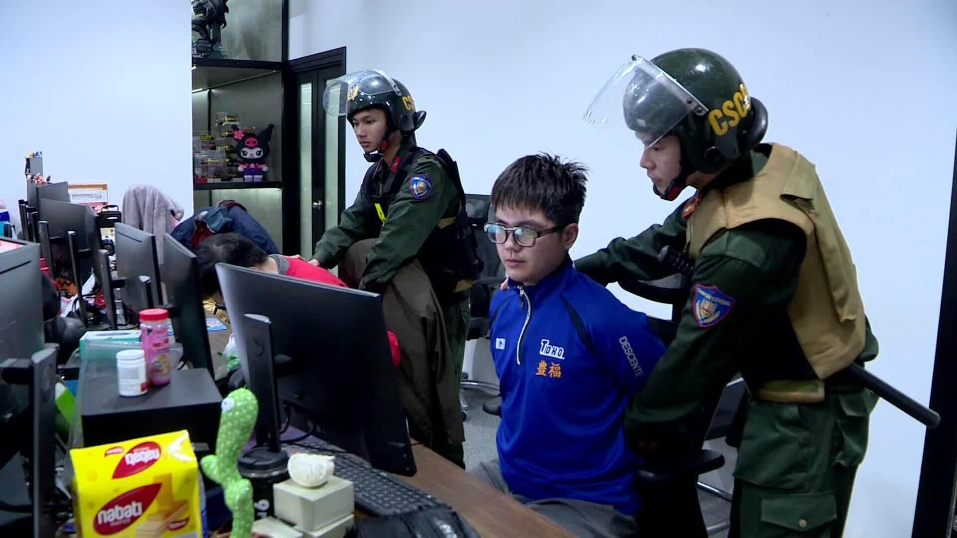 Bình luận viên 'Anh Thỏ' của Xôi Lạc TV nhận thù lao 300.000 đồng một trận