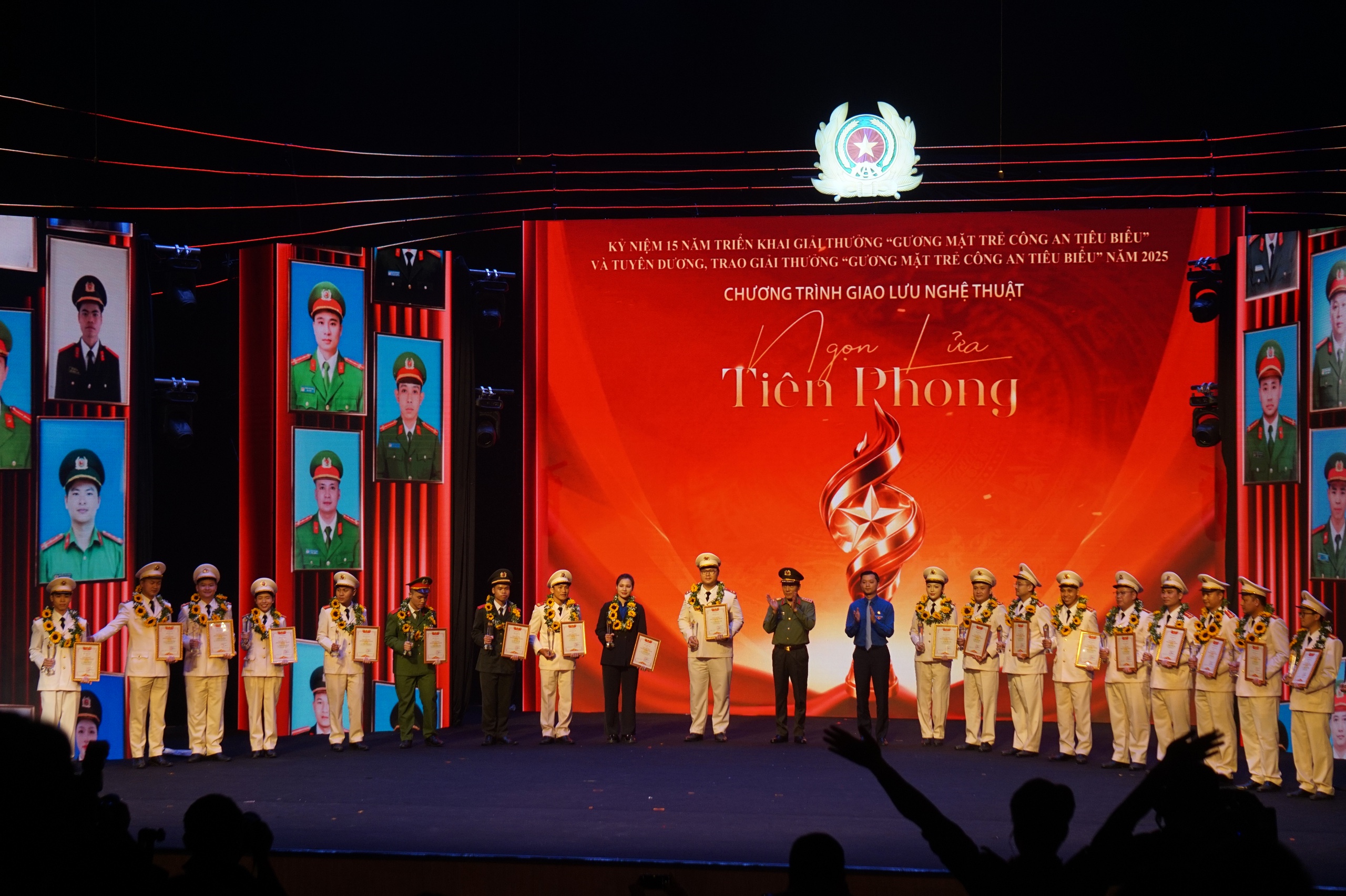 Bộ Công an vinh danh 20 Gương mặt trẻ công an tiêu biểu - Ảnh 2.