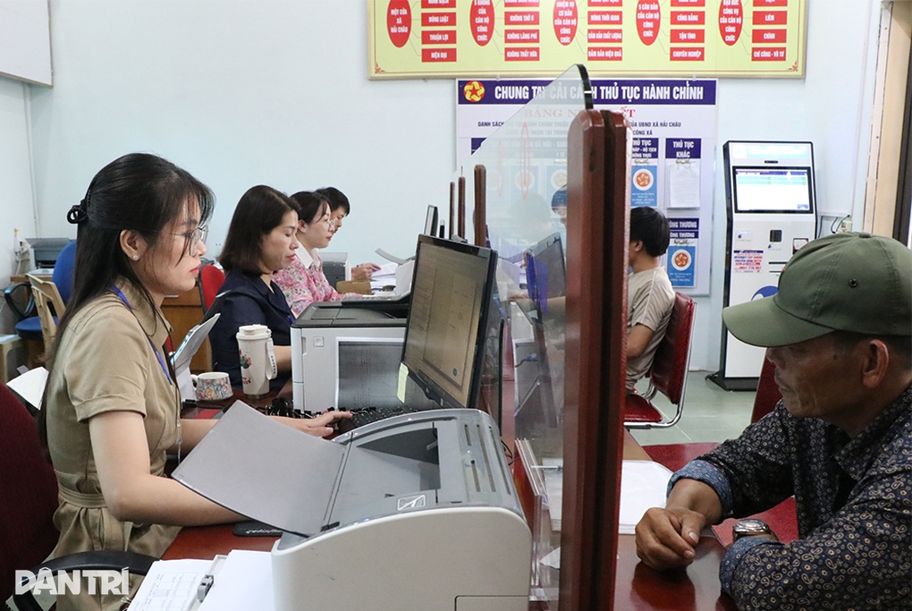 Bộ Nội vụ sẽ sớm báo cáo Chính phủ phương án tăng lương cơ sở - 1