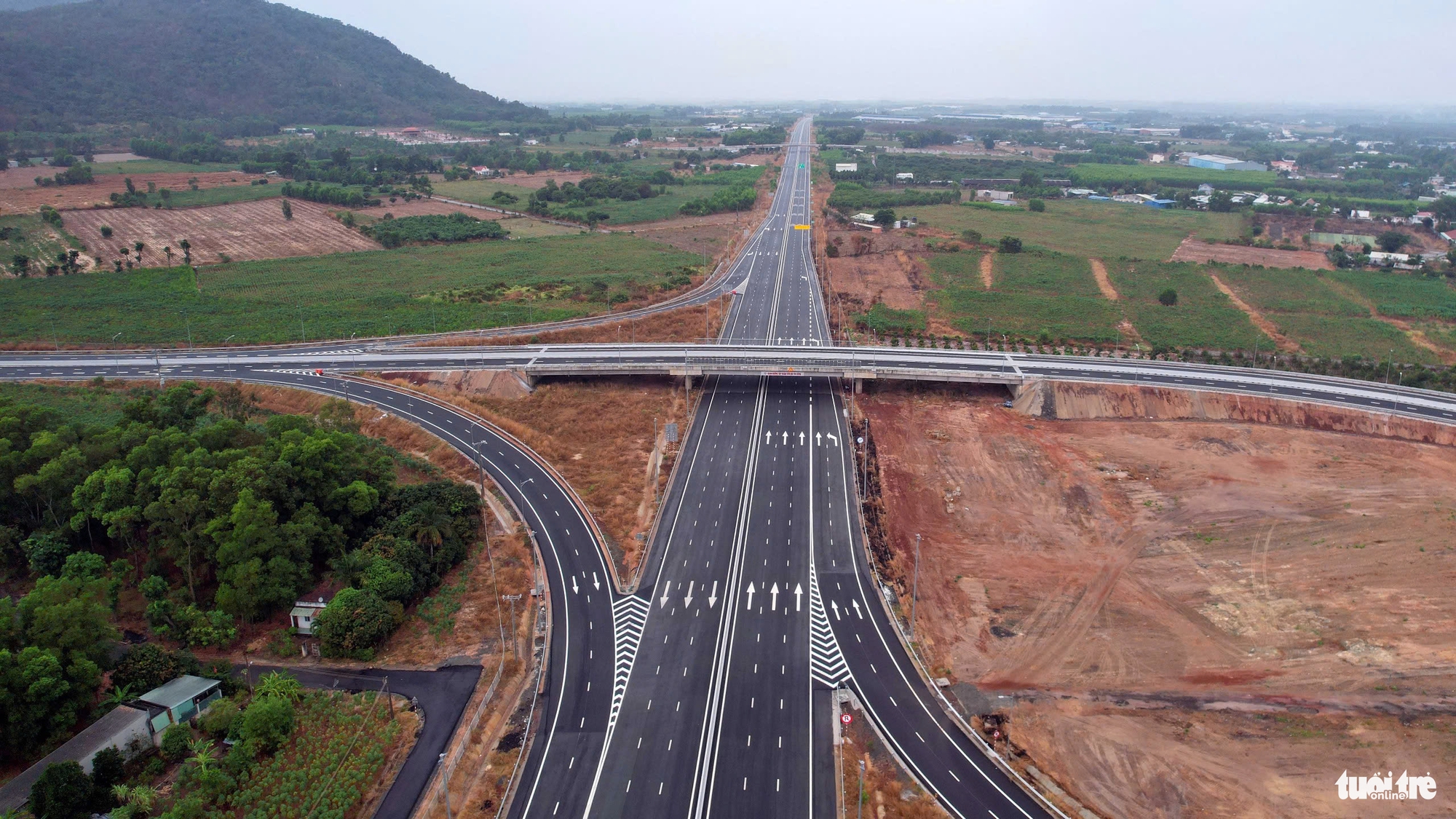Bộ Xây dựng đồng ý khai thác 37km cao tốc Biên Hòa - Vũng Tàu kết nối TP.HCM trước 31-3 - Ảnh 1.