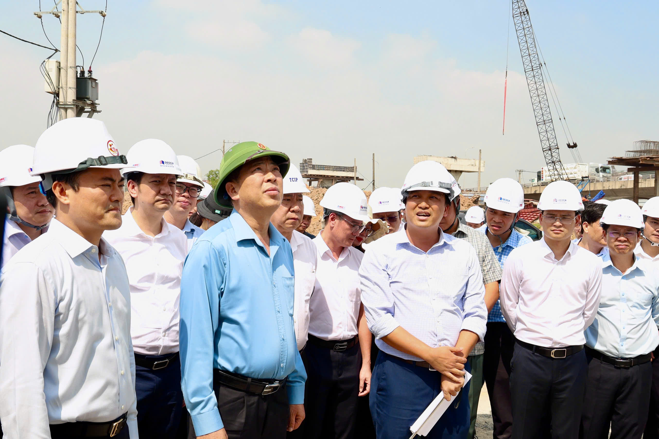 Bộ trưởng kiểm tra tiến độ Vành đai 3 tại nút Tân Vạn - Ảnh 1.