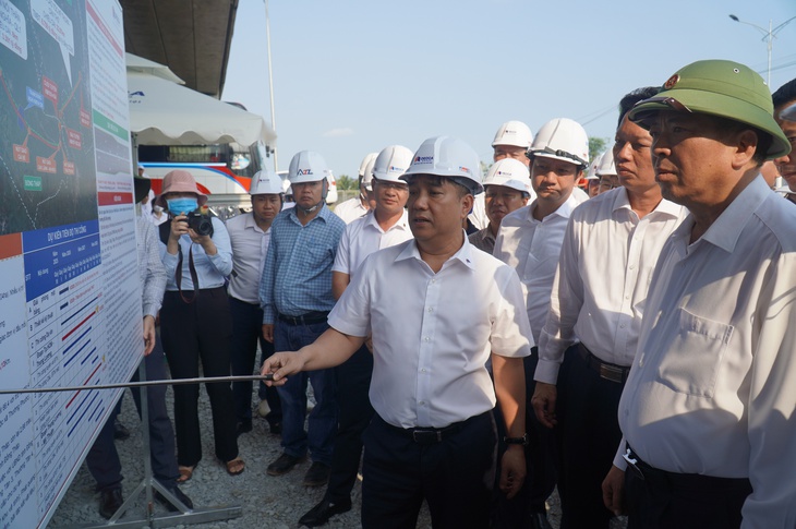 Bộ trưởng Trần Hồng Minh: Nguồn cát phải ưu tiên tuyệt đối cho dự án mở rộng cao tốc 1 Bộ trưởng Trần Hồng Minh: Nguồn cát phải ưu tiên tuyệt đối cho dự án mở rộng cao tốc - Ảnh 1.