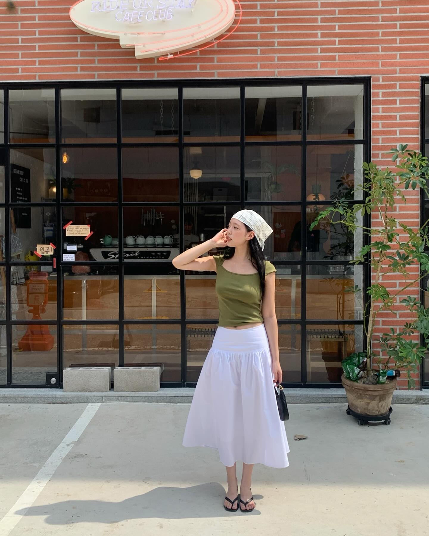 Bước sang mùa hè, chị em nào cũng trẻ hẳn ra nhờ 5 món thời trang 