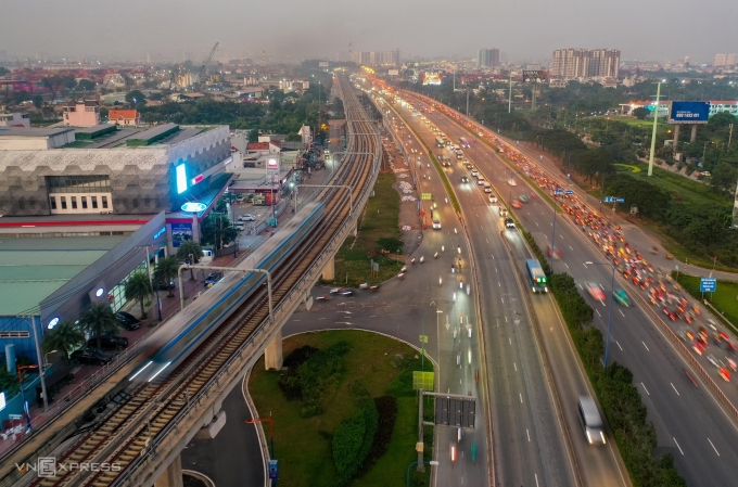 Một đoạn đường Võ Nguyên Giáp (trước là Xa lộ Hà Nội), hướng từ trung tâm TP HCM nhìn về khu phía Đông. Ảnh: Quỳnh Trần