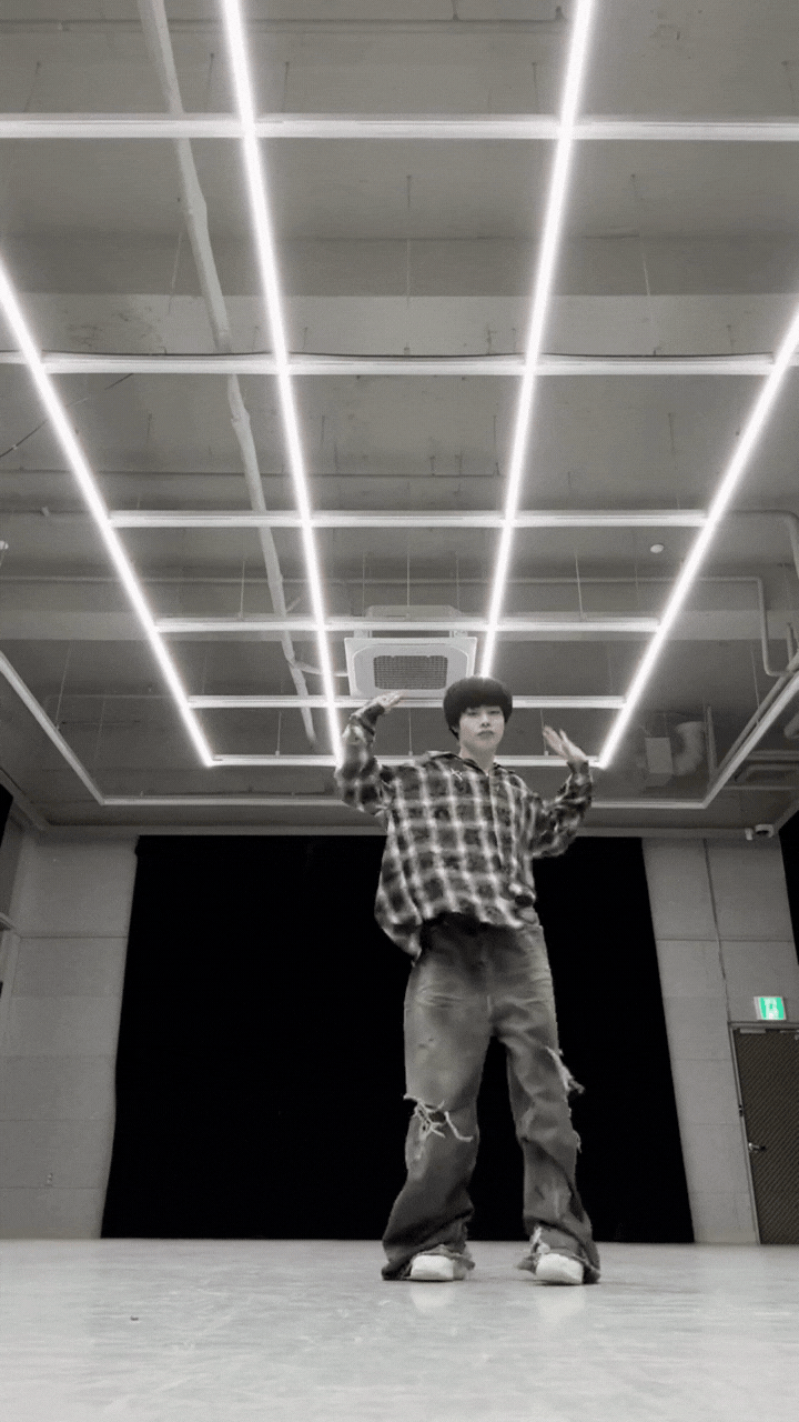 Ca khúc giúp 5 mỹ nhân hết thời 