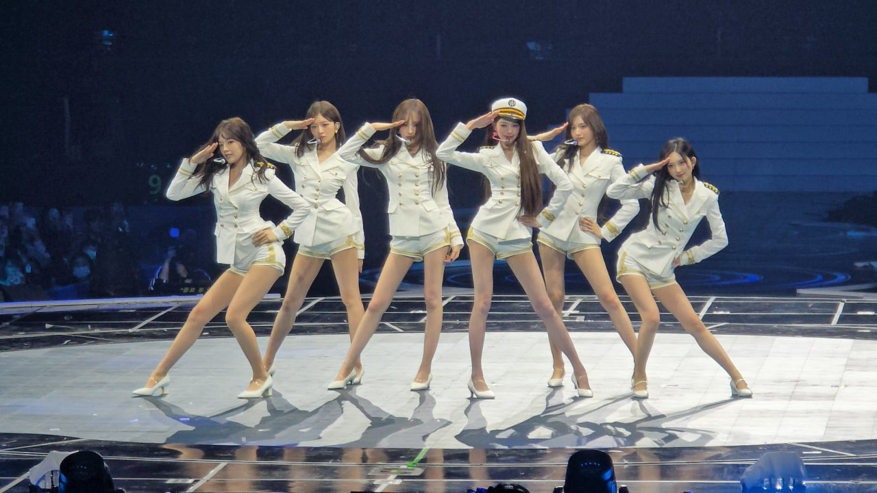 Cả nhóm mỹ nhân bị đối xử bất công để làm nền cho công chúa Kpop: Nổi bật đâu không thấy, lộ cả tá khuyết điểm- Ảnh 3.