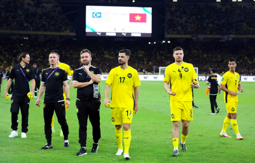 Hôm nay AFC có thể tuyên án phạt đội tuyển Malaysia thua Việt Nam: Cả thế giới đợi chờ
- Ảnh 1.