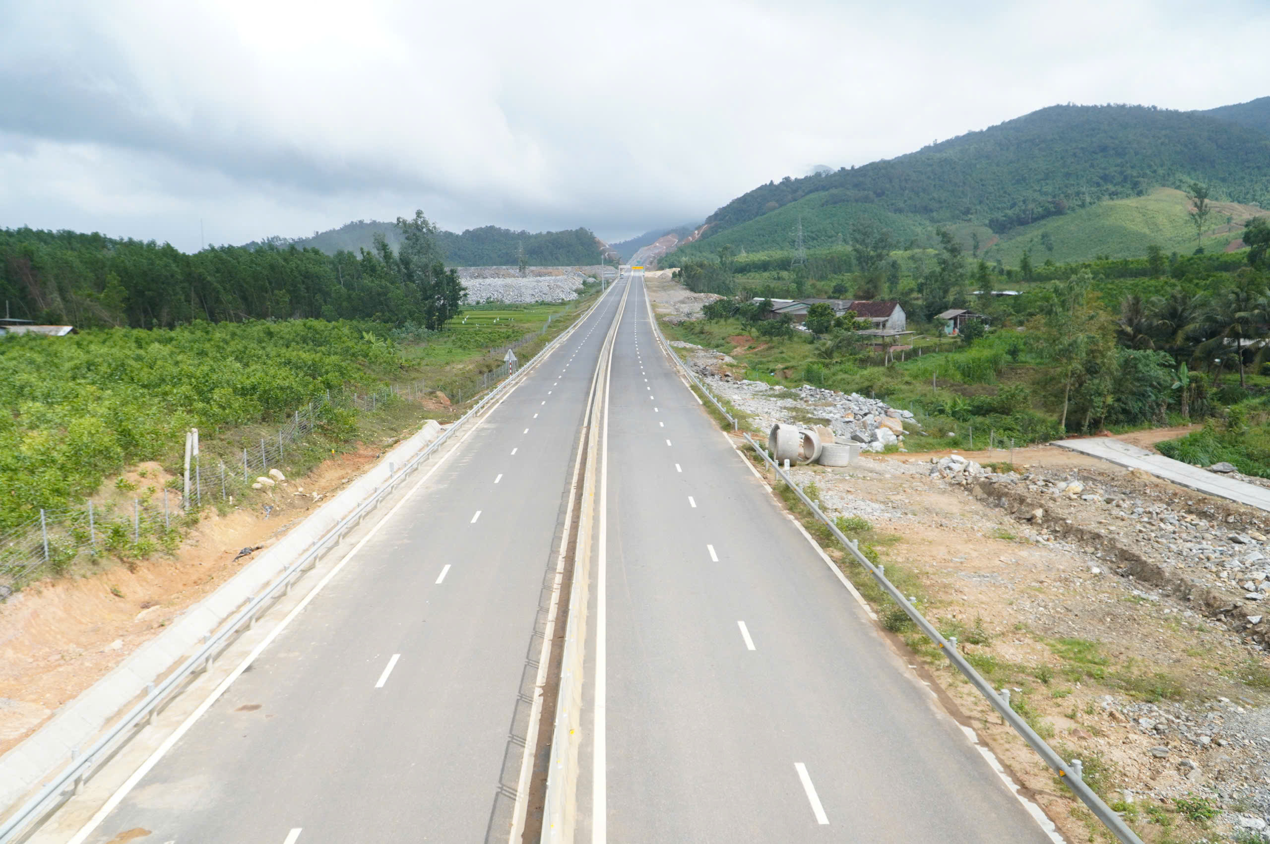 Cao tốc phía đông tỉnh Gia Lai tiếp tục lỡ hẹn thông xe  - Ảnh 1.