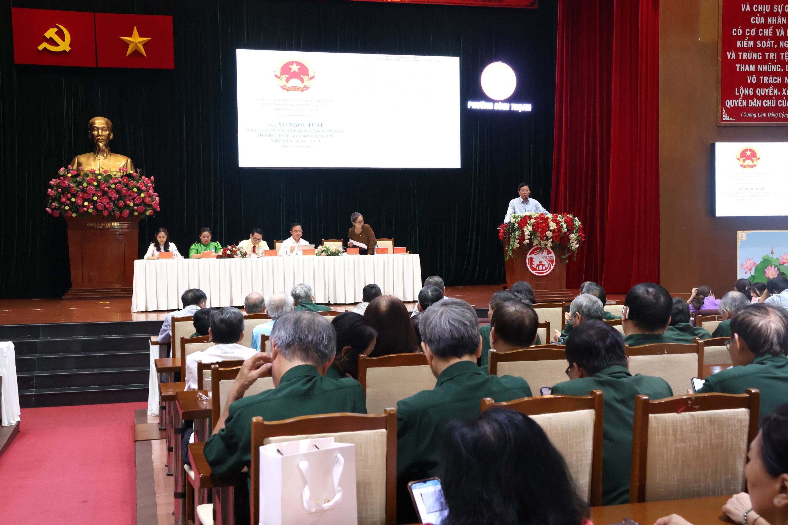 Cam kết dốc sức vì sự phát triển của TPHCM và cử tri - Ảnh 1.