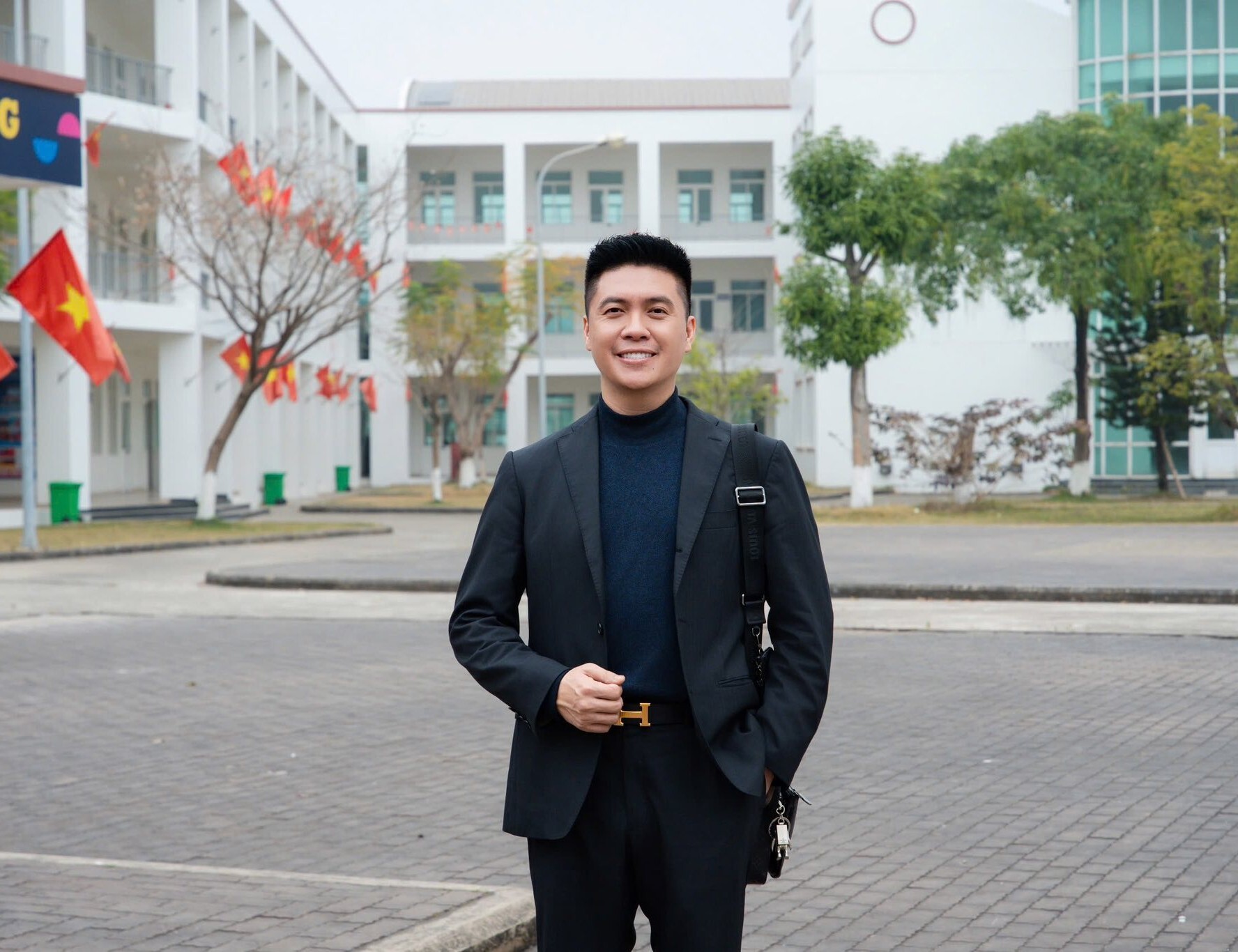 Kiều bào về nước bầu cử: 'Cầm lá phiếu thấy rõ trách nhiệm với Tổ quốc'- Ảnh 1.