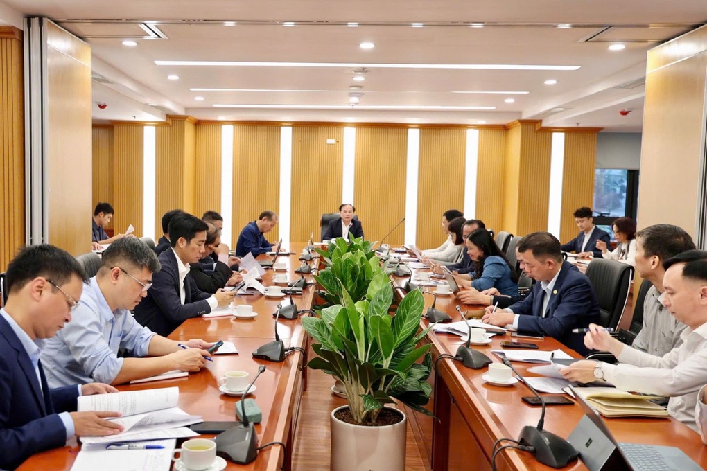 Cần bao nhiêu người để vận hành đường sắt cao tốc Bắc - Nam? - 1