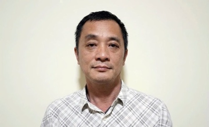 Cán bộ hải quan nhận 8,5 tỉ đồng để tráo hàng giúp người Trung Quốc buôn lậu quặng 1 buôn lậu - Ảnh 1.