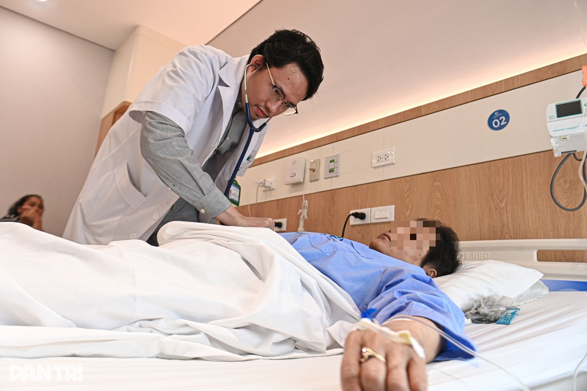 Cận cảnh điều trị thuốc ung thư Nga tại Việt Nam, mỗi lọ gần 20 triệu đồng - 1 Cận cảnh điều trị thuốc ung thư Nga tại Việt Nam, mỗi lọ gần 20 triệu đồng - 1