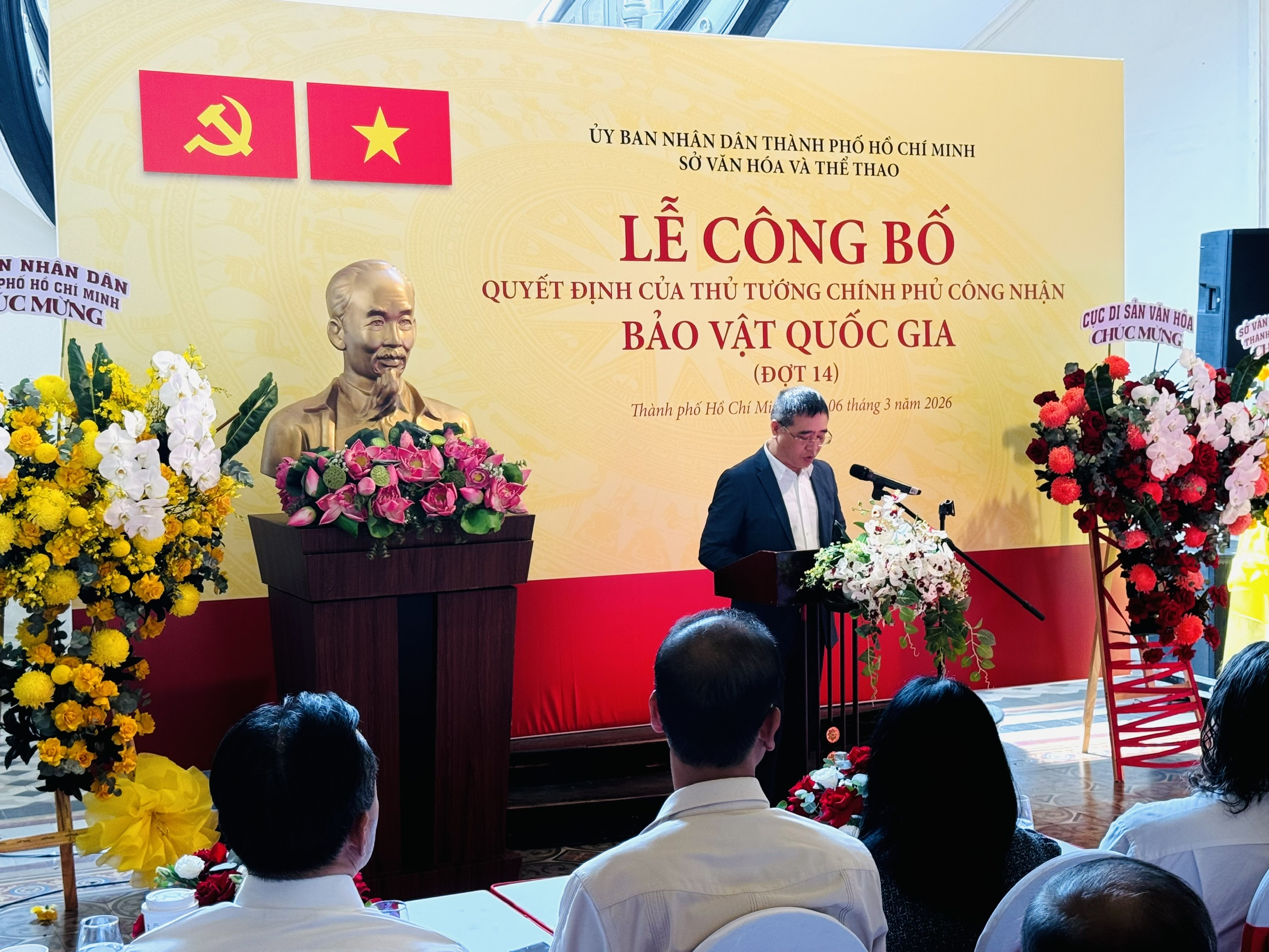 Cận cảnh hai bảo vật quốc gia mới của TP.HCM- Ảnh 1.