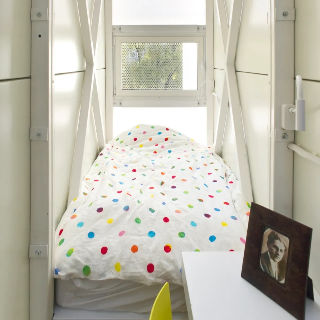 Căn nhà có bề ngang rộng 63cm chờ xét duyệt kỷ lục mỏng nhất thế giới - 2